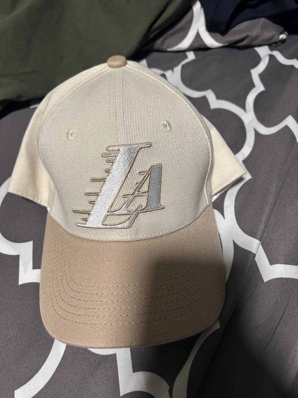 LA Embroidered sports Cap in Cream and Tan
